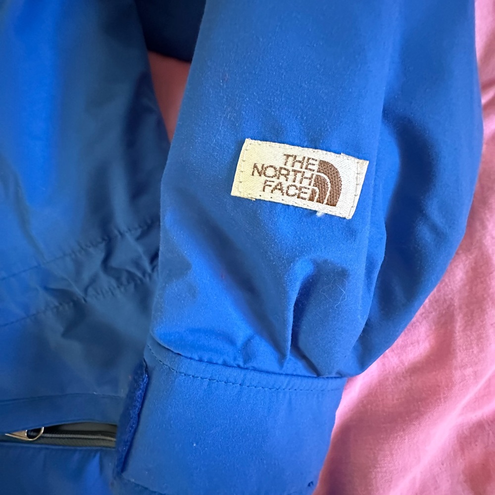 EUC North Face gortex insulated parka. Blue. Size small. - Picture 9 of 15